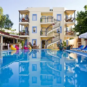Merve Apartments, Your From In Bodrum, Street Cats Frequent The Property, Not Have Balconies , Ground Floor Have Terrace With Table And Chairs Turkije